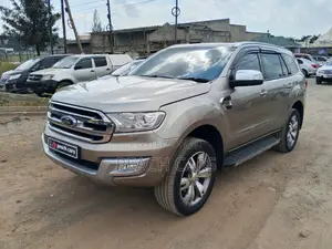 Ford Everest 2017 Gold