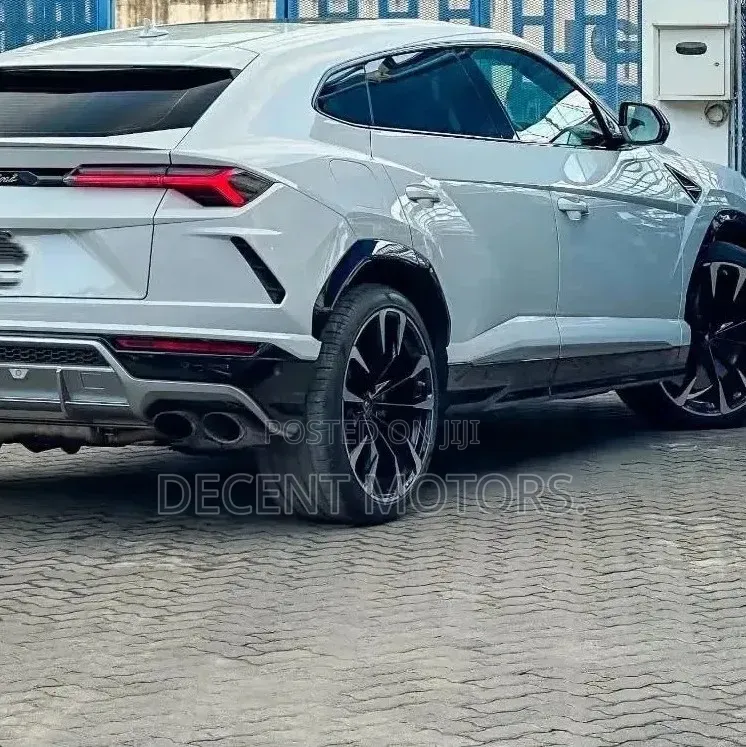 Lamborghini Urus 2024 White