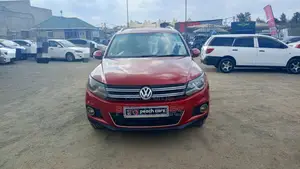 Volkswagen Tiguan 2011 Red