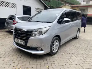 Toyota Noah 2016 Silver