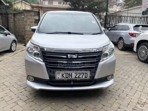 Toyota Noah 2016 Silver