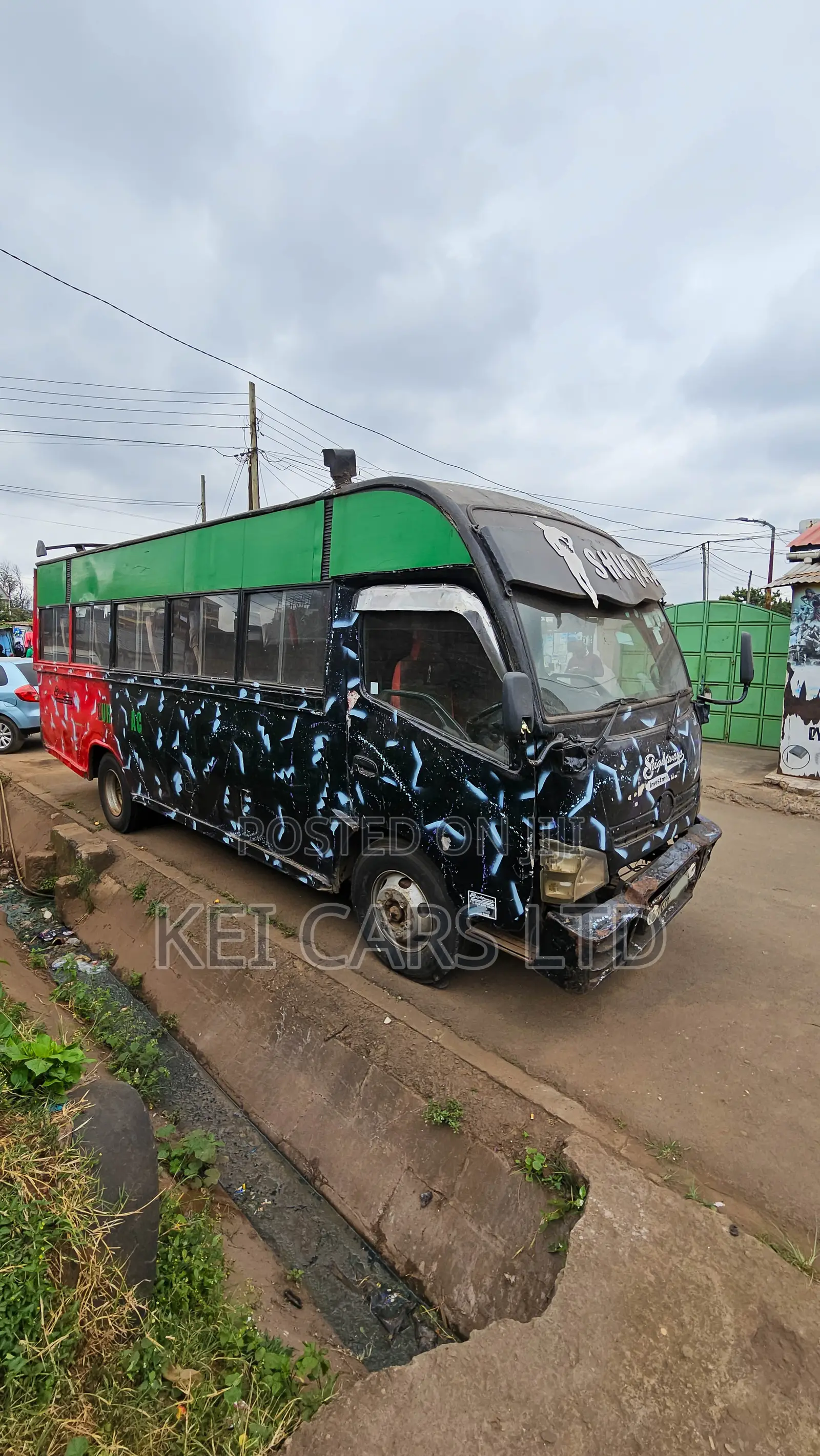 Hino Dutro 2014 Black