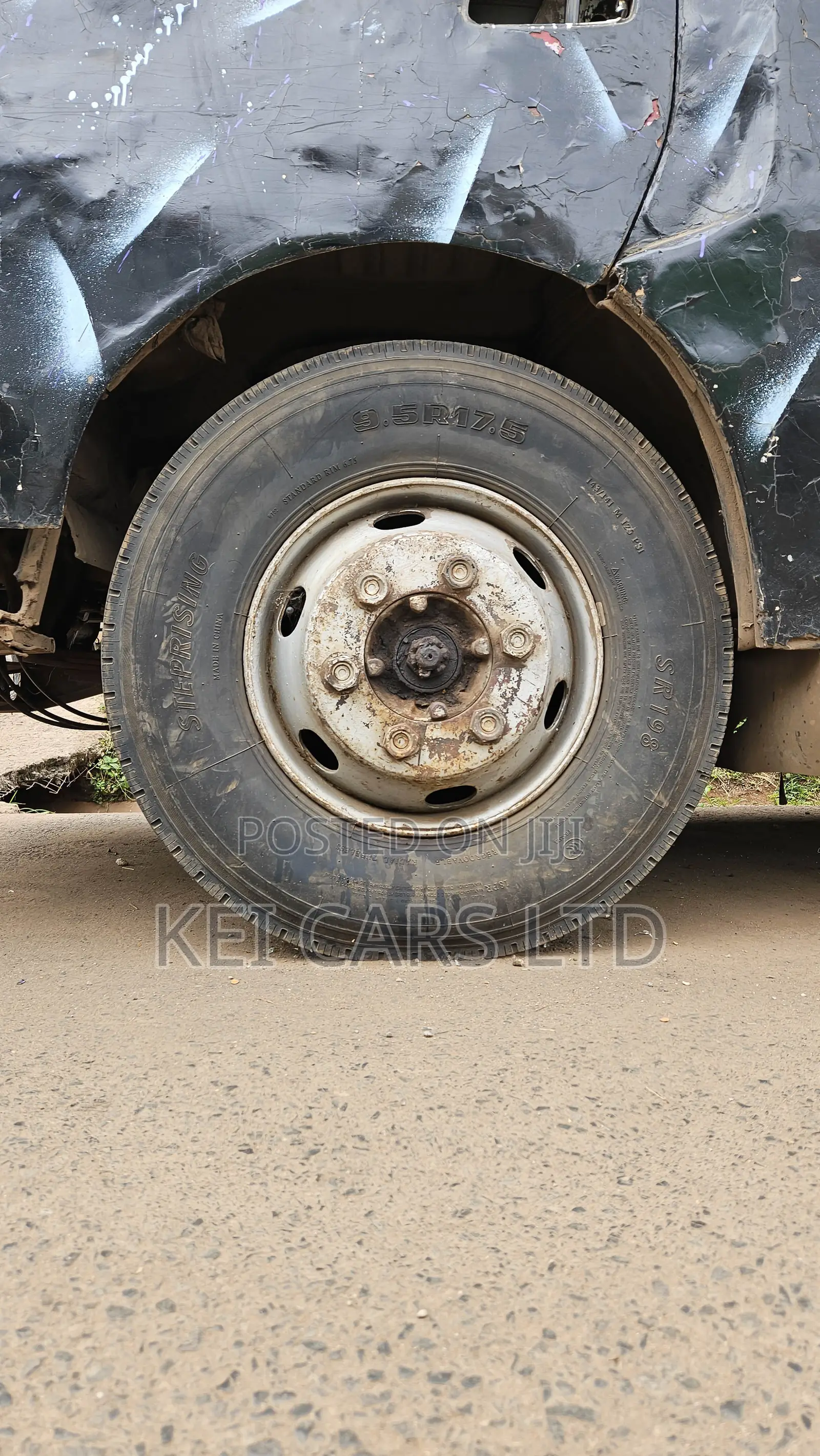 Hino Dutro 2014 Black