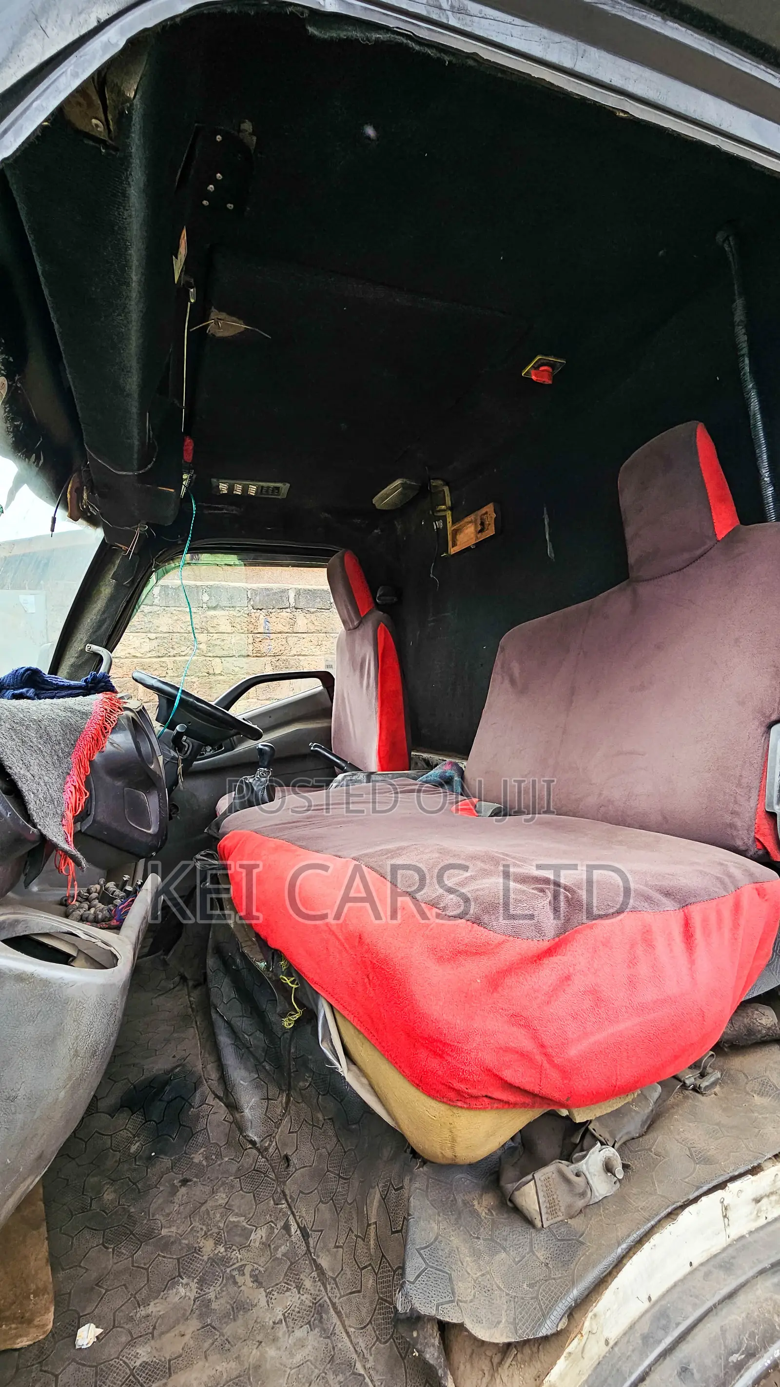 Hino Dutro 2014 Black