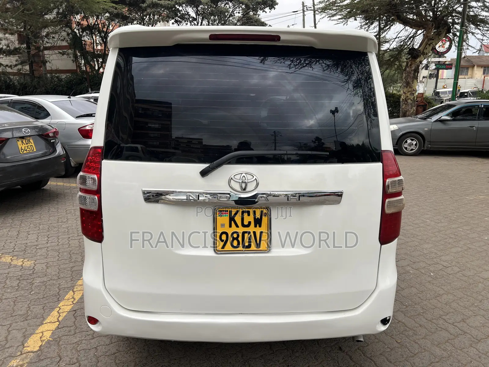 Toyota Noah 2012 White