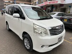 Toyota Noah 2012 White