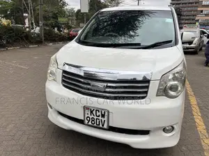 Toyota Noah 2012 White