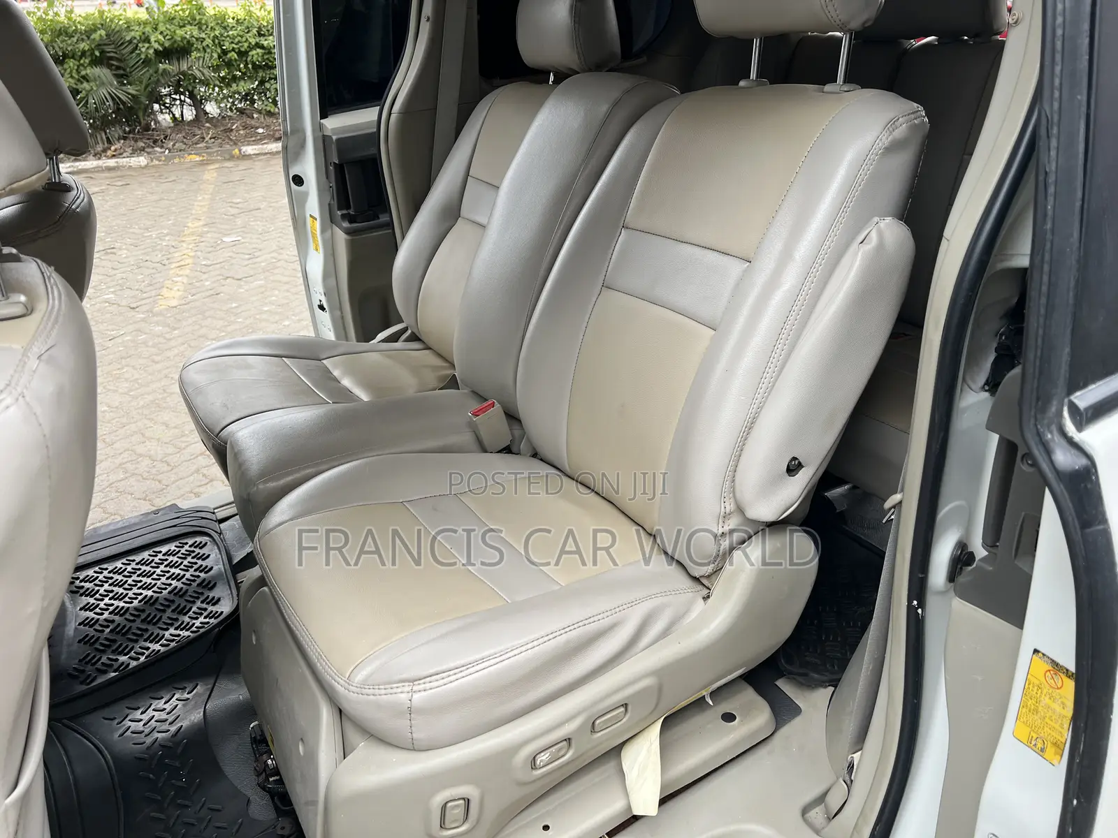 Toyota Noah 2012 White