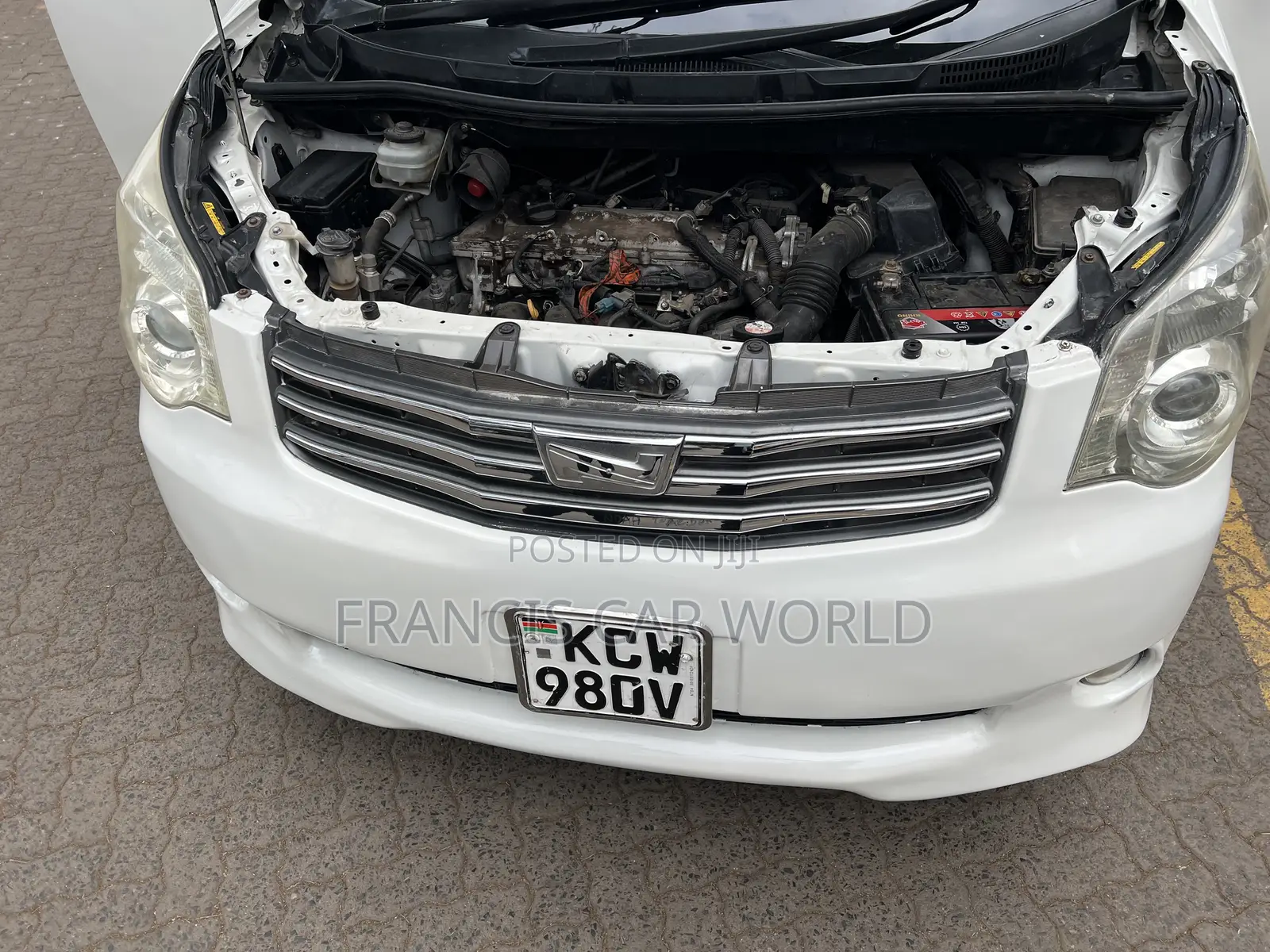 Toyota Noah 2012 White