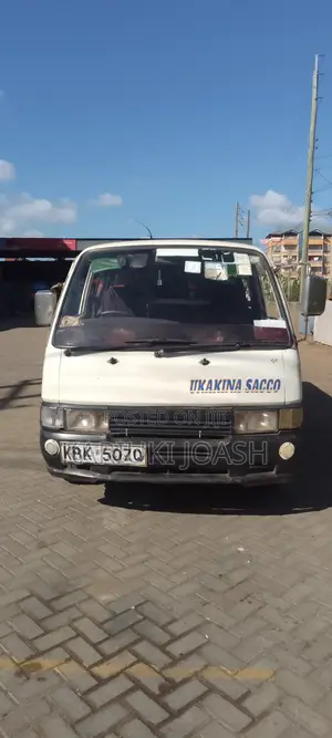 Nissan Caravan (Urvan) 2008 Beige