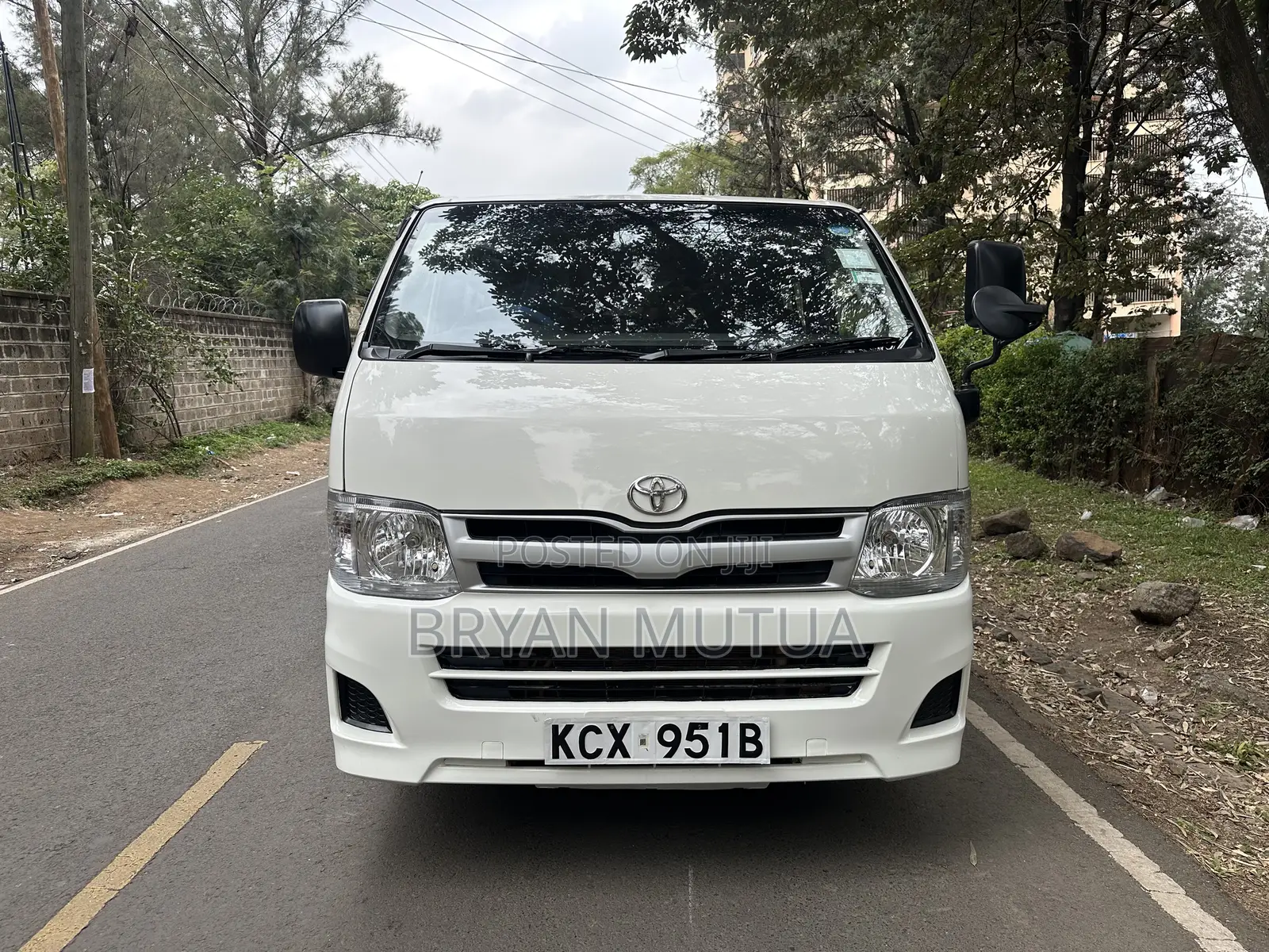 Toyota HiAce 2012 White