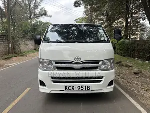 Toyota HiAce 2012 White