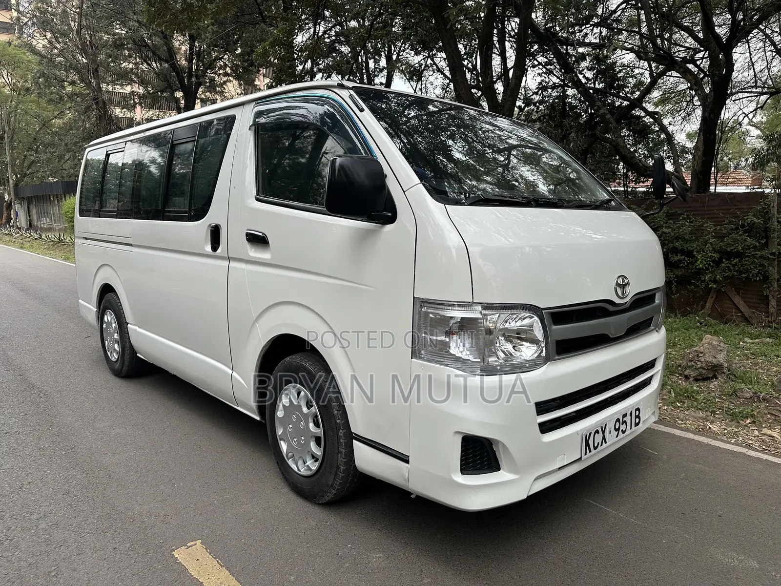 Toyota HiAce 2012 White