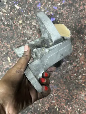 Engine Mounting Mazda Premacy
