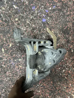 Engine Mounting Mazda Premacy