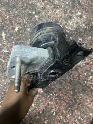 Engine Mounting Toyota Vitz
