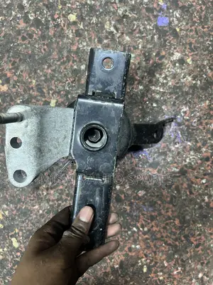 Engine Mounting Toyota Vitz