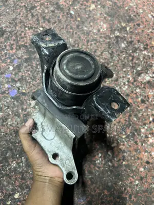 Engine Mounting Toyota Solio