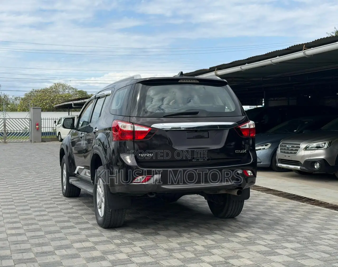 Isuzu MU-X 2016 Brown