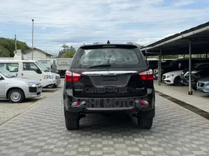 Isuzu MU-X 2016 Brown
