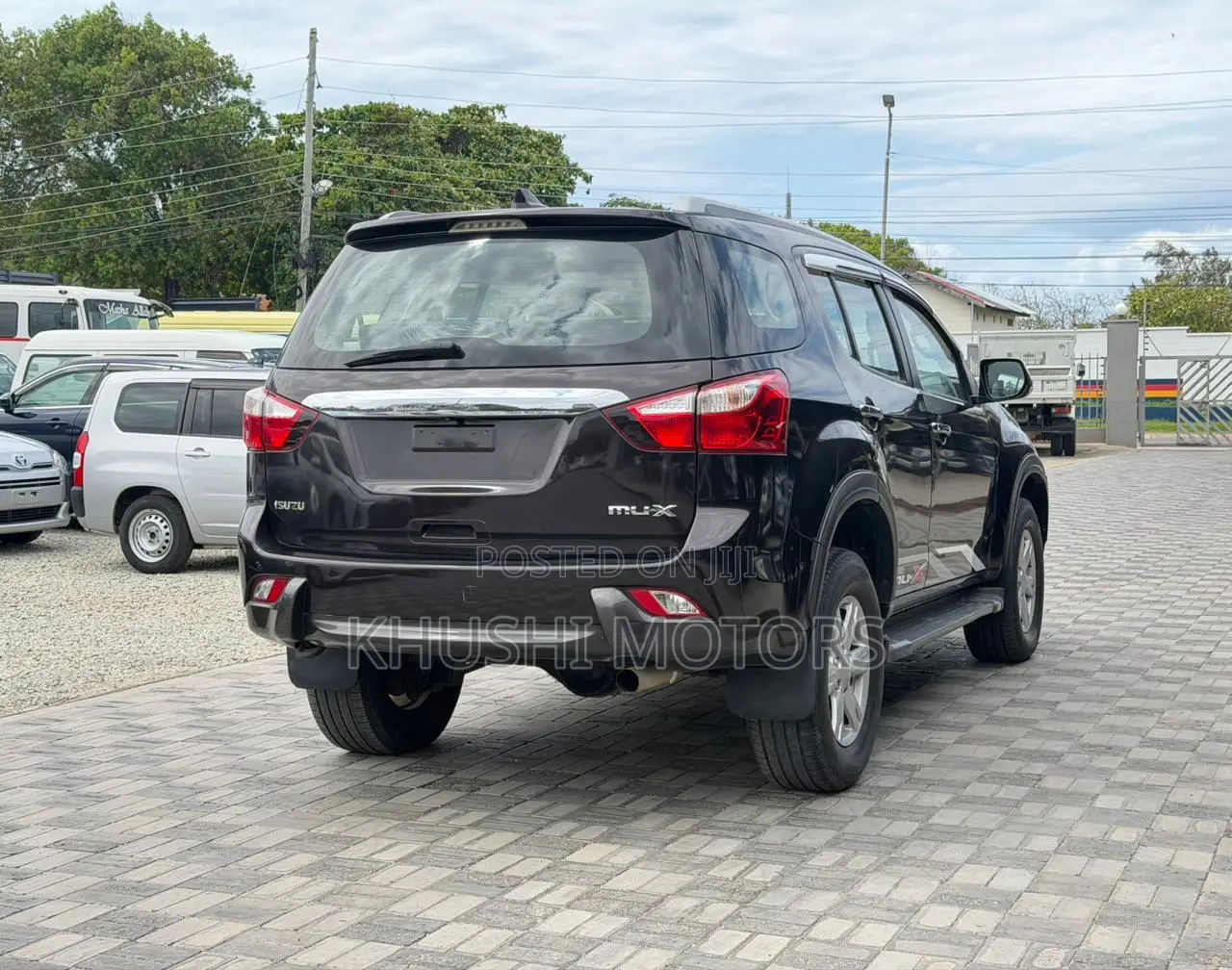 Isuzu MU-X 2016 Brown