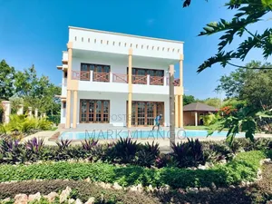 3 Bedroom House on 1⁄4 Acre Plot in Diani With a Pool