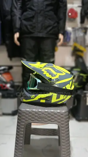 Fox V1 Motocross Helmets With Premium Riding Goggles
