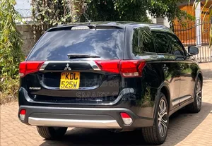 Mitsubishi Outlander 2016 Black