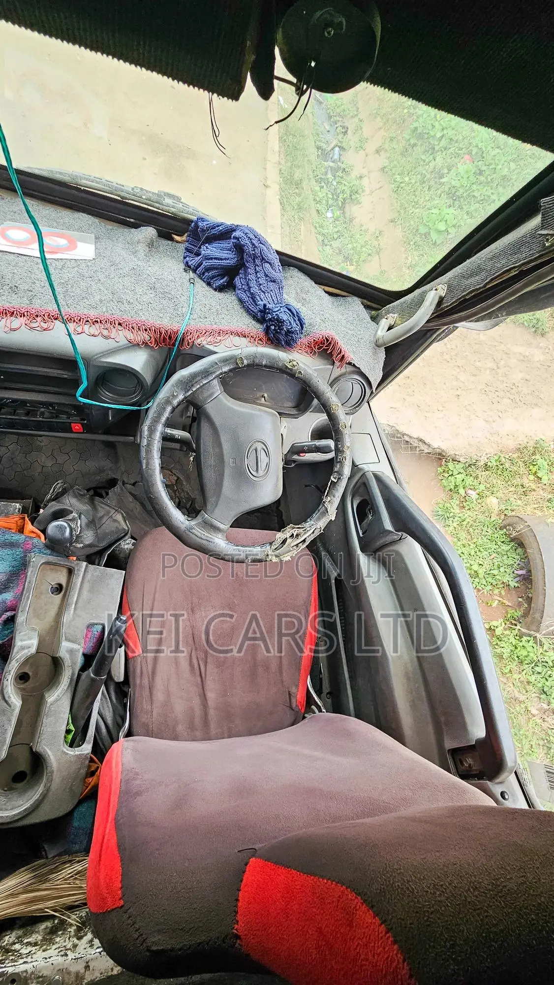 Hino Dutro 2014 Black