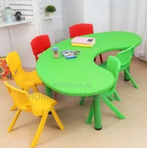 School Table; Colourful Kindergarten Plastic Moon Table