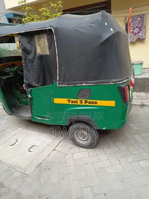 Piaggio 2019 Green