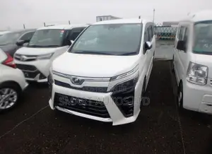 Toyota Voxy 2019 Pearl