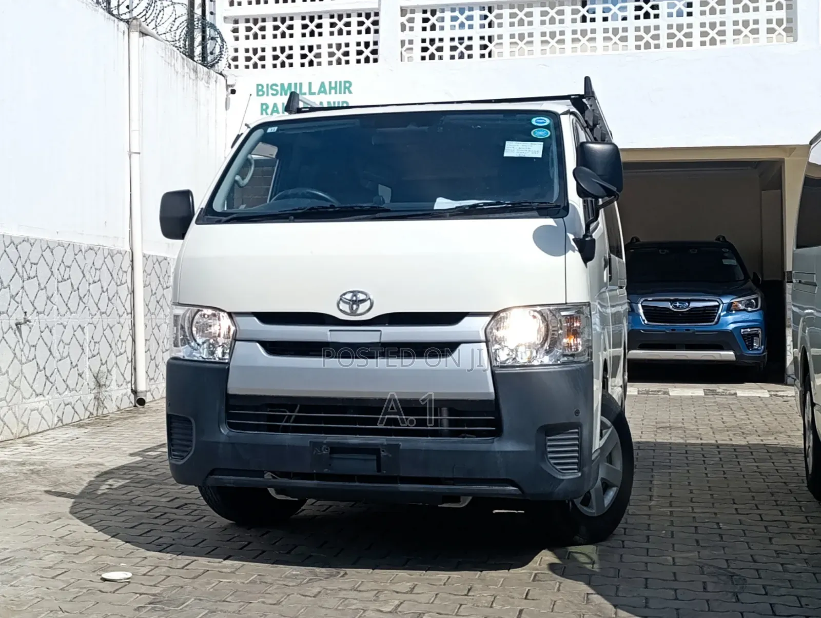 Toyota Regius 2019 White