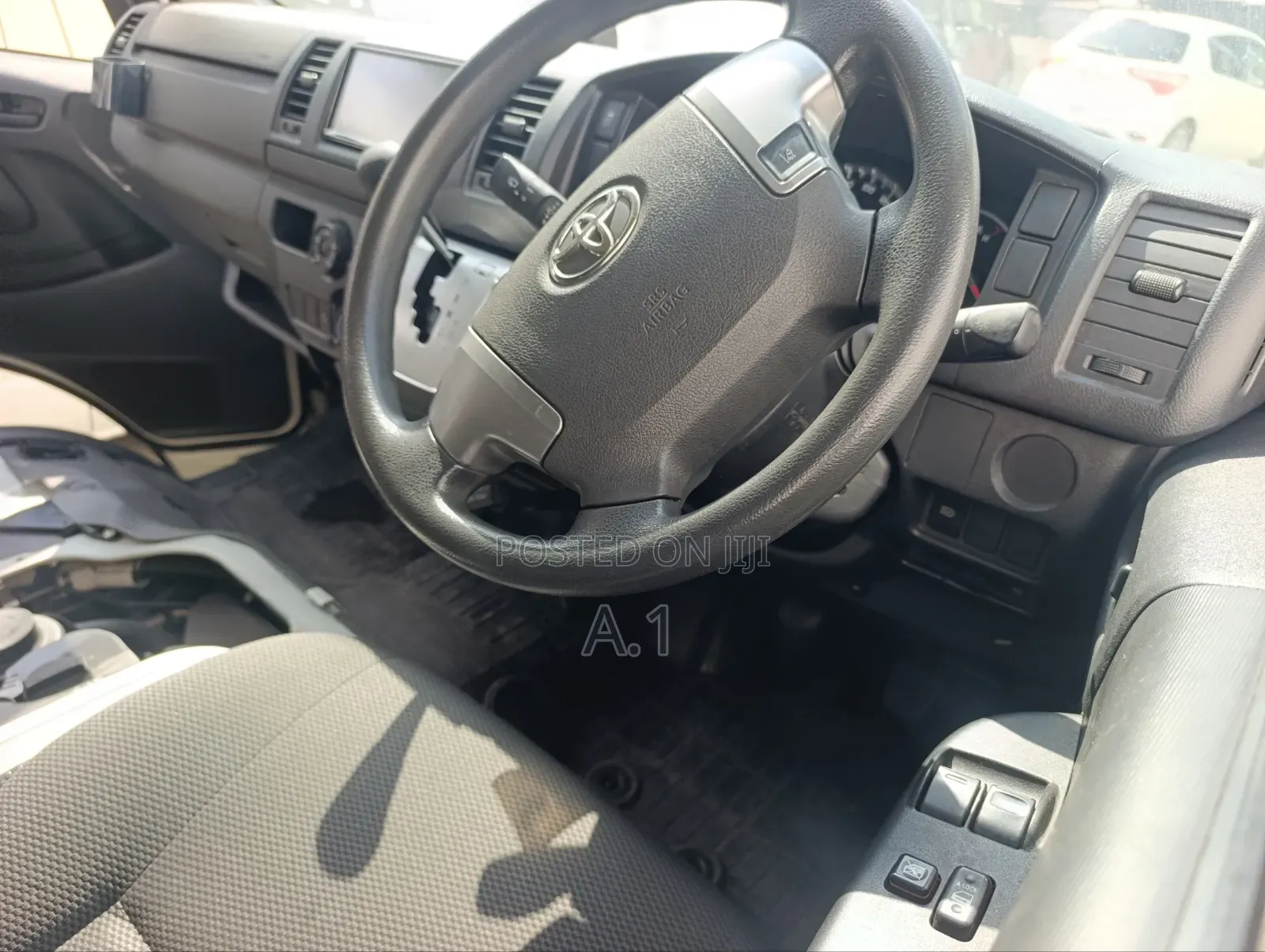 Toyota Regius 2019 White