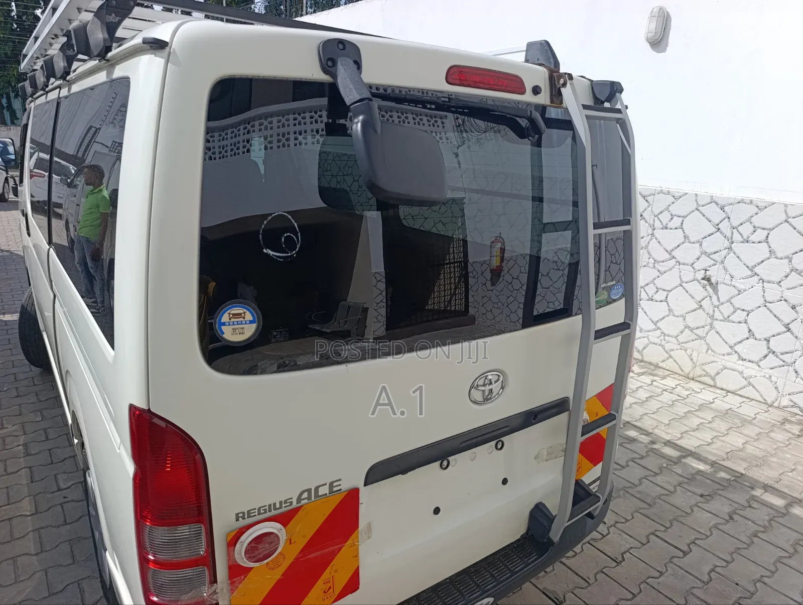 Toyota Regius 2019 White