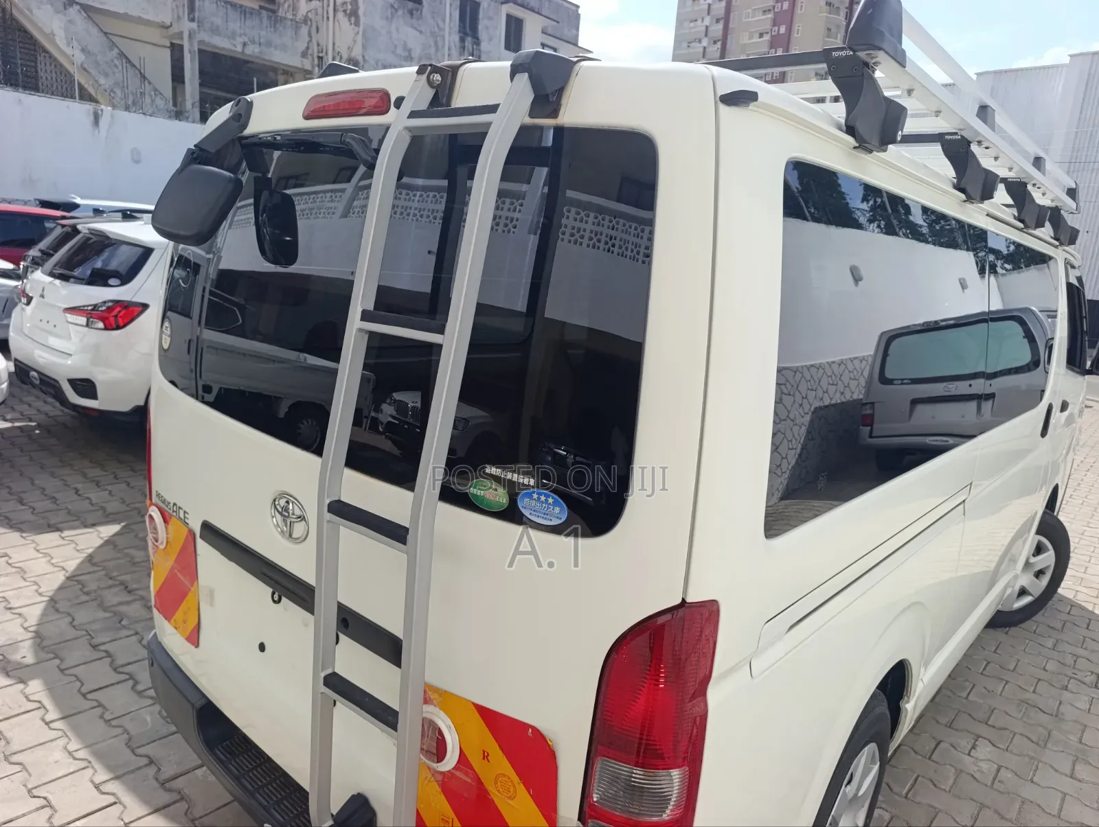 Toyota Regius 2019 White