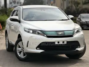 Toyota Harrier 2.0 2019 White