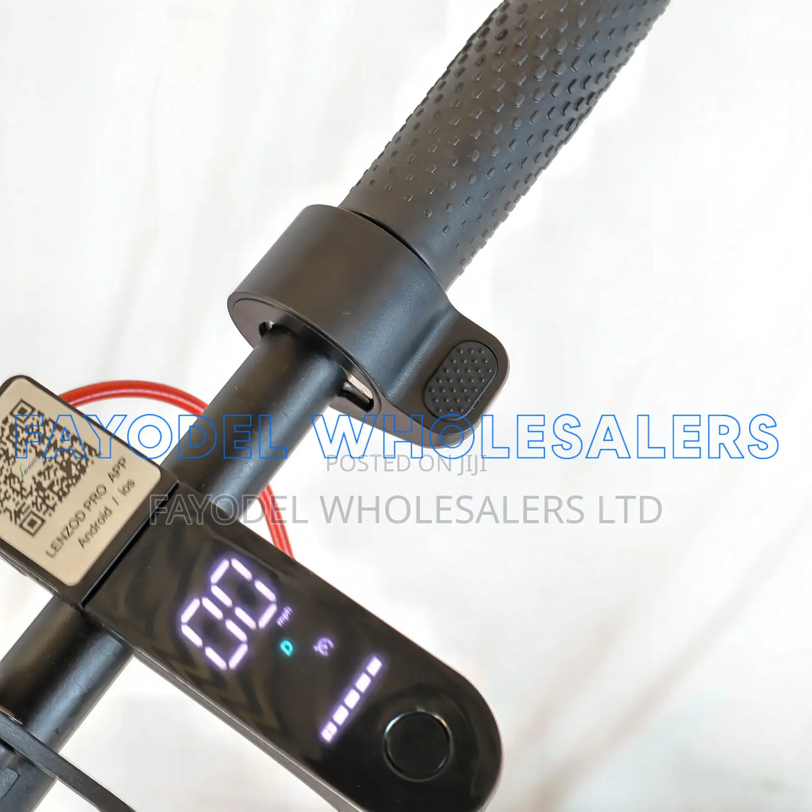 Electric Scooter With Long-Range Performance