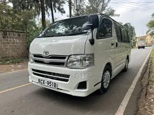 Toyota HiAce 2013 White