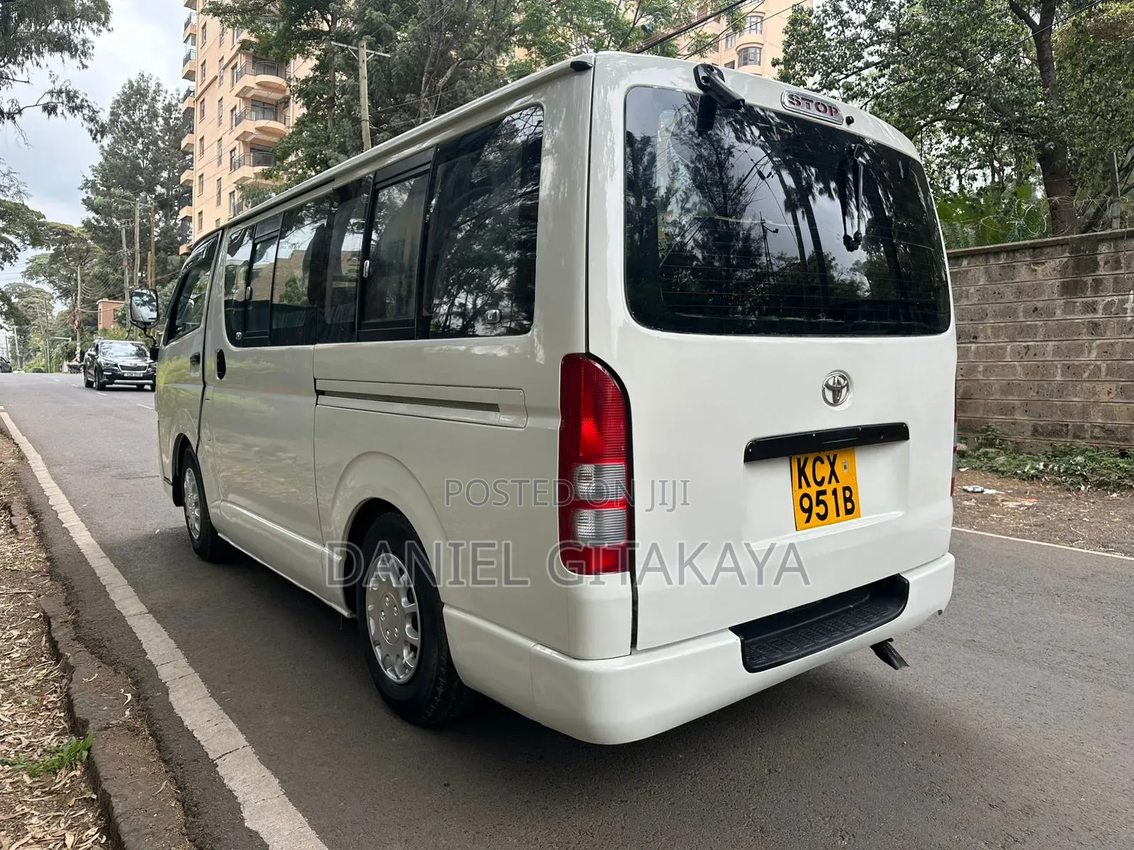 Toyota HiAce 2013 White