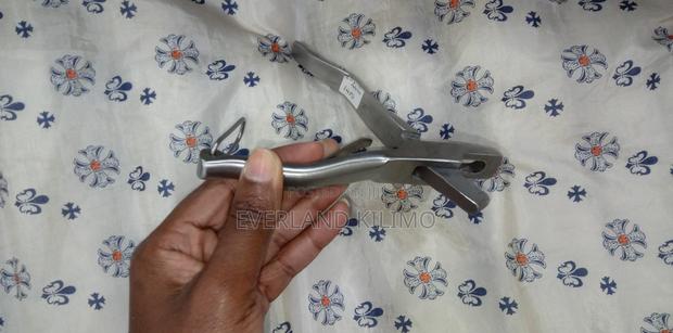 Ear Notcher - U,V and W Shape Available - main view