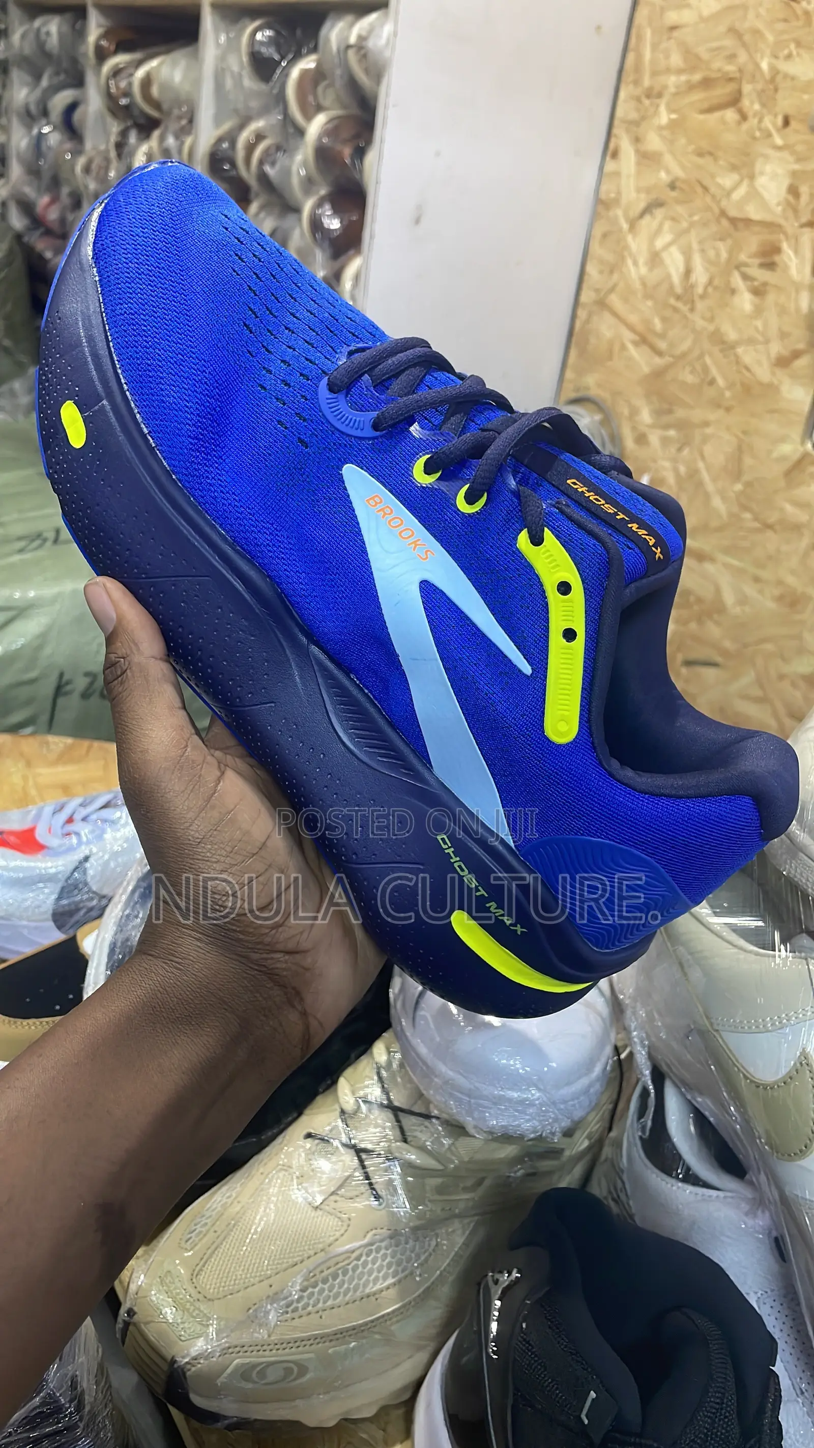 Brooks Ghost Max Sneakers