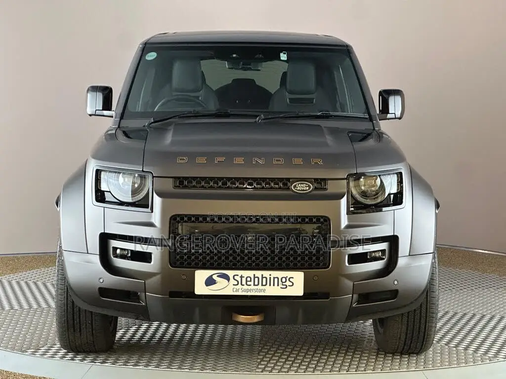 Land Rover Defender V8 2024 Gray