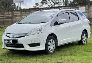 Honda Fit Shuttle 1.3 Hybrid 2WD 2013 White