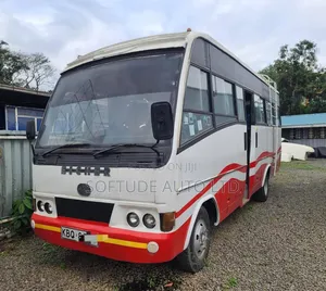Bus 2010 White