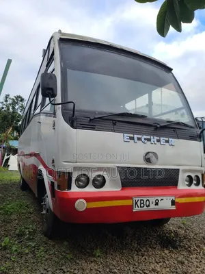 Bus 2010 White
