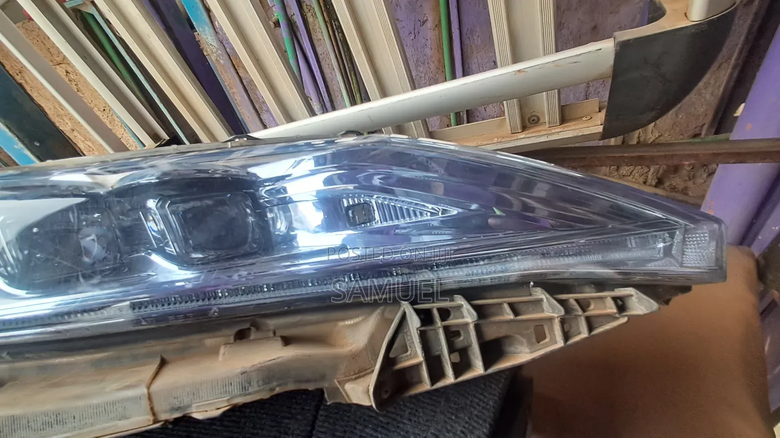 Harrier Headlight