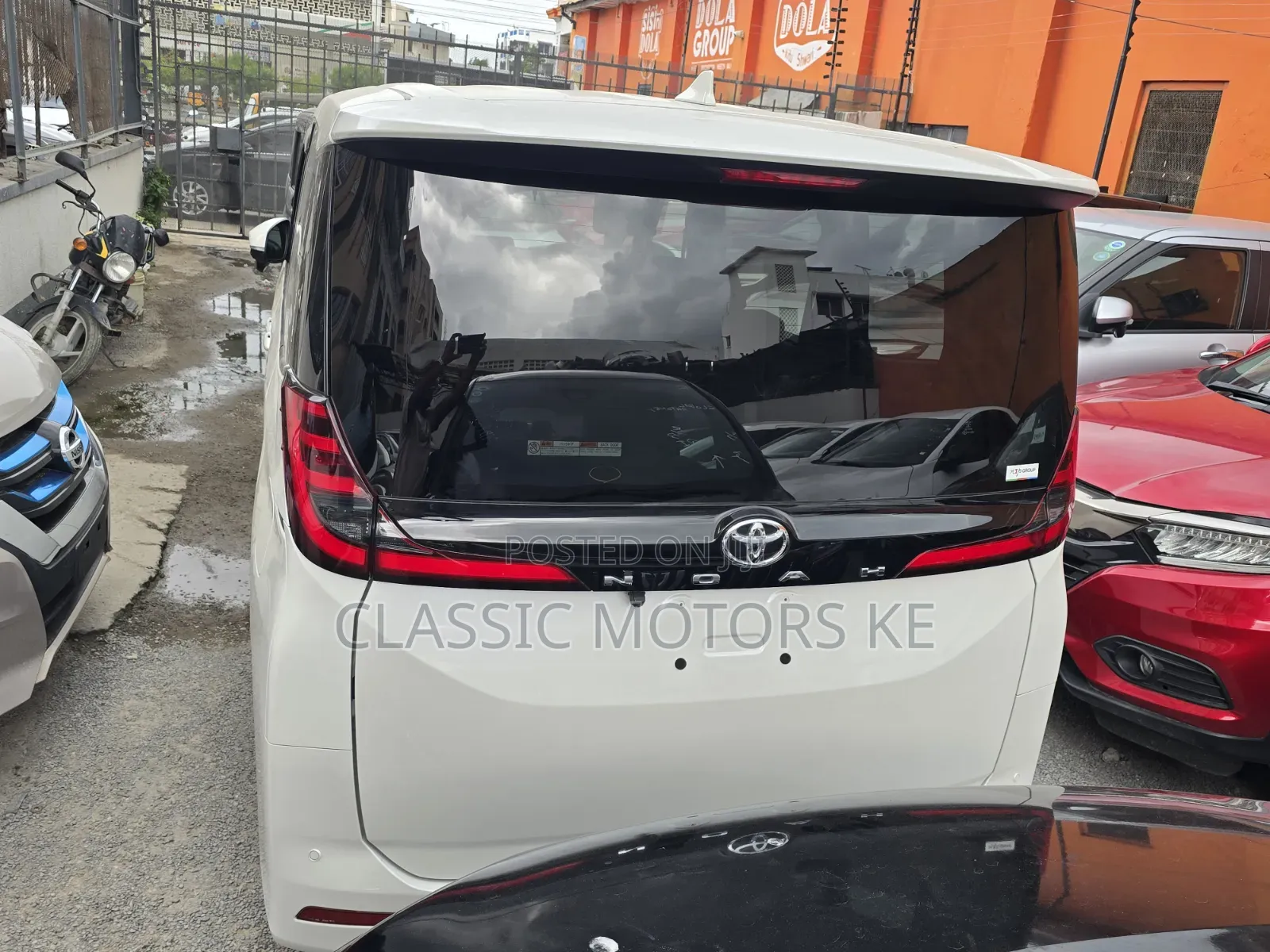 Toyota Noah 2022 White
