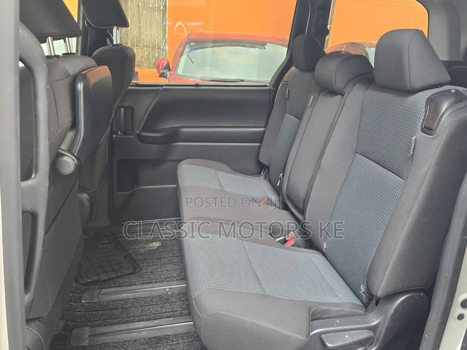 Toyota Noah 2022 White