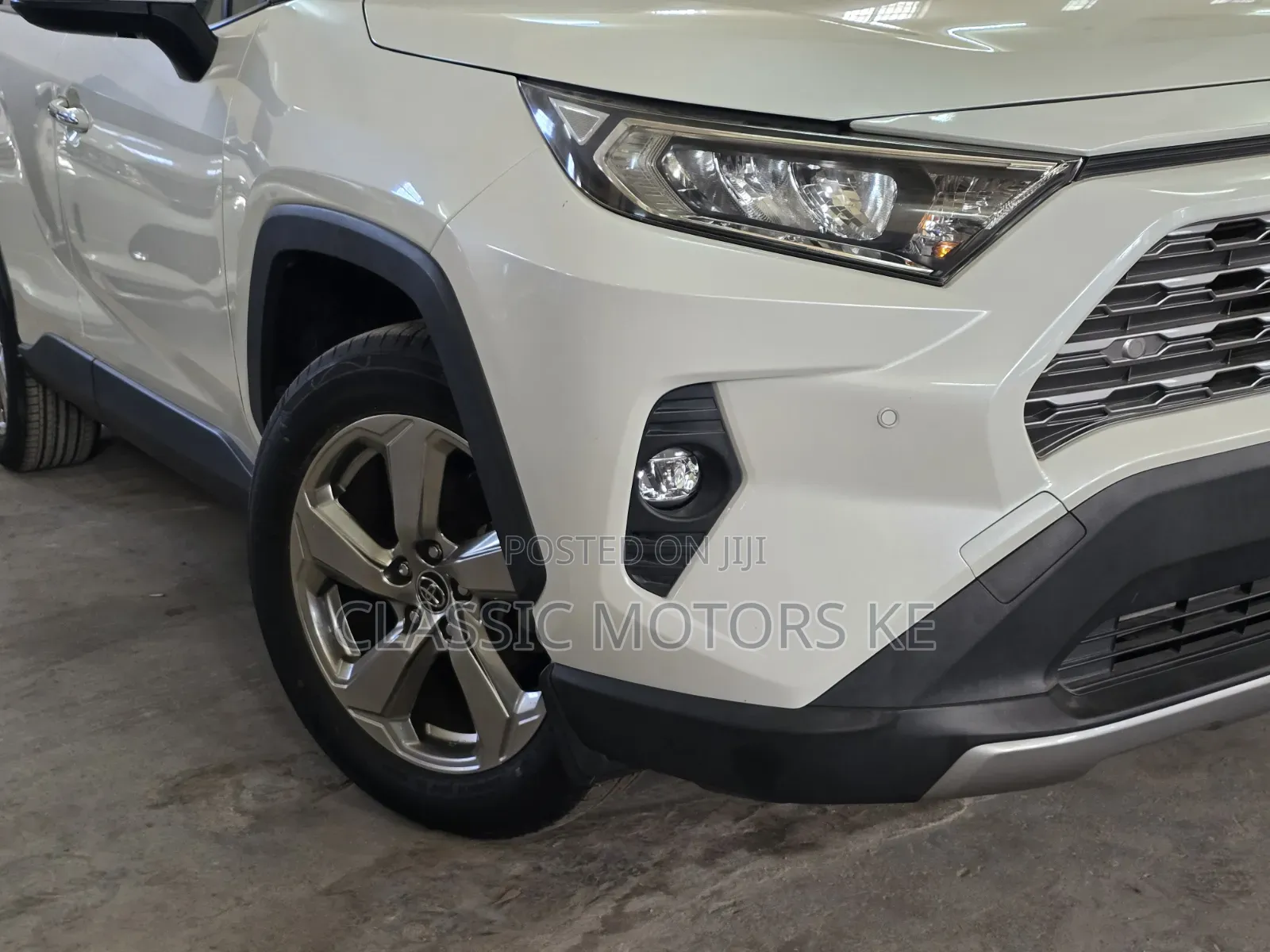 Toyota RAV4 Hybrid 2020 White